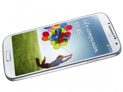 Samsung лидирует по количеству поставок телефонов 